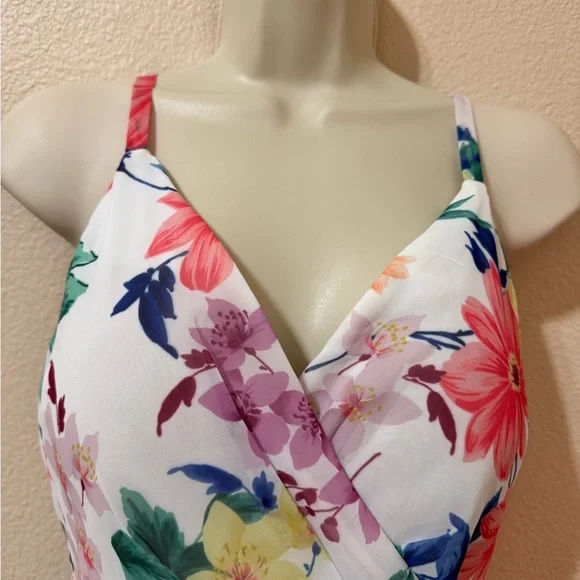 GUESS Floral Wrap Dress Size 8– Chiffon, Sleeveless EUC - Picture 5 of 11